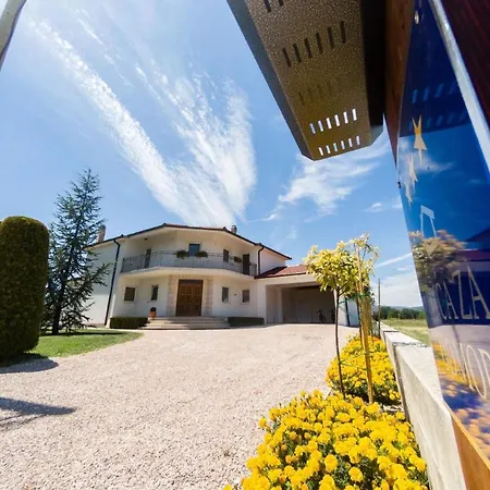 Latica Mit Viel Privatsphaere, Pool Und Aussicht