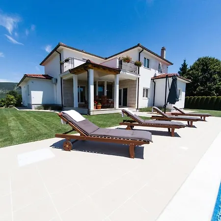 Latica Mit Viel Privatsphaere, Pool Und Aussicht Holiday home *